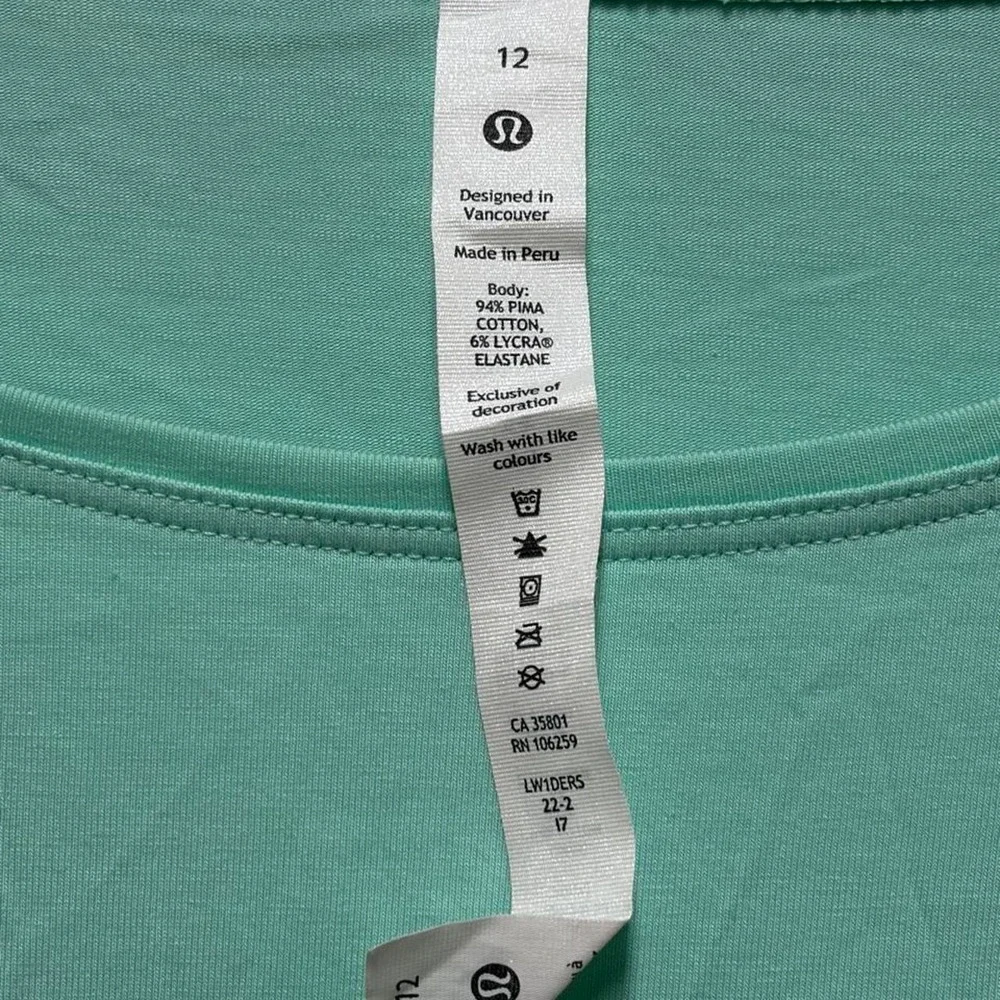 lululemon athletica Green Tunic T-Shirt Long Sleeve Scoop Neck Stretch 12
